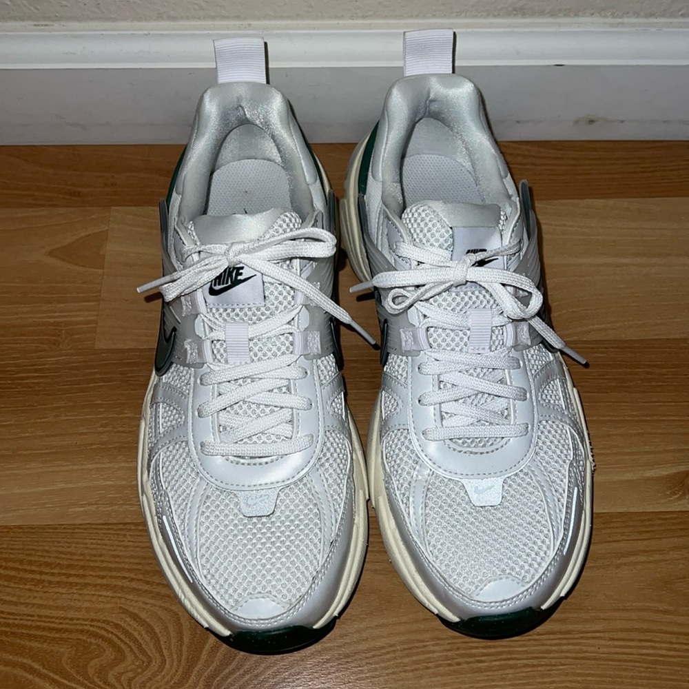 Nike V2K size 8.5